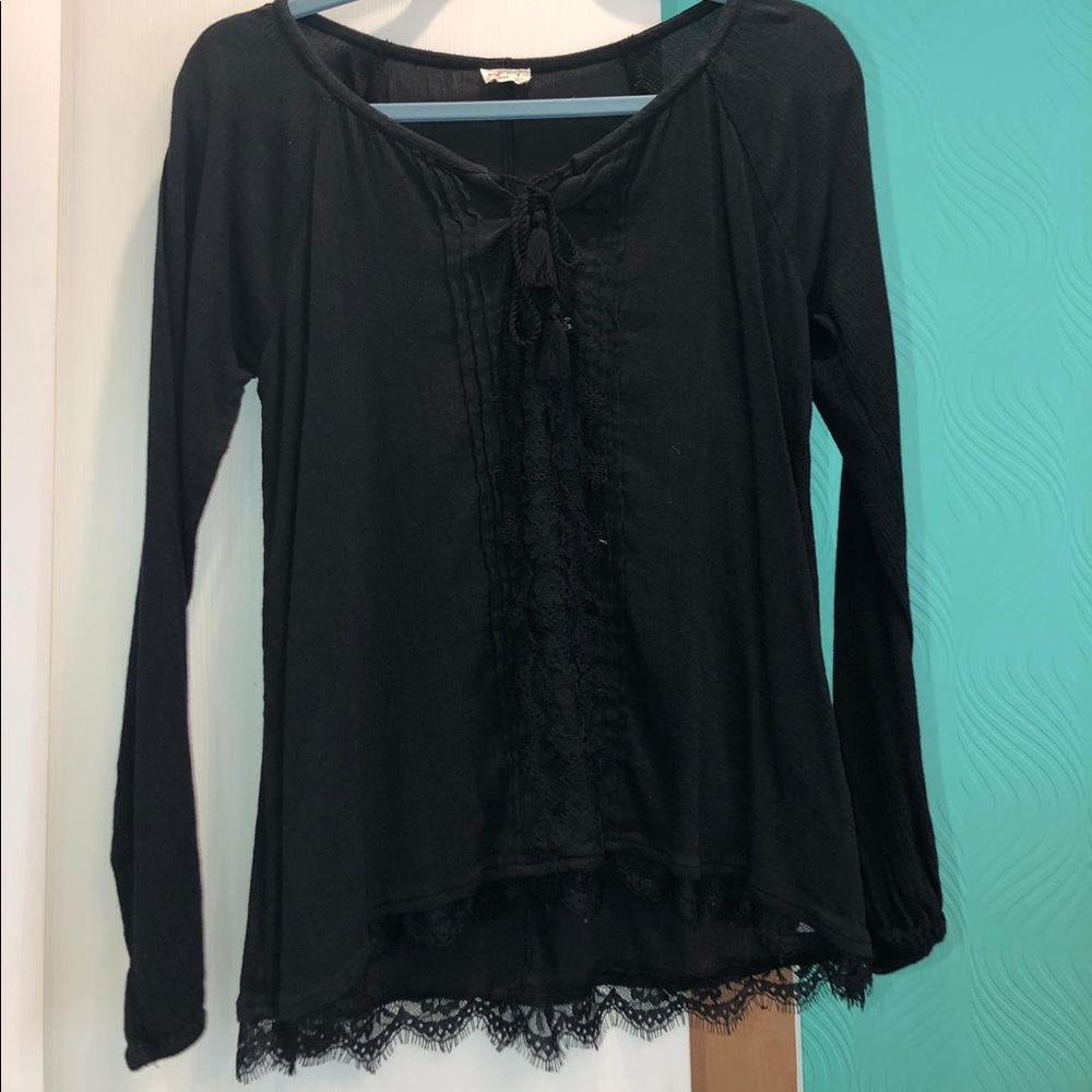 black hollister blouse with tassel knot